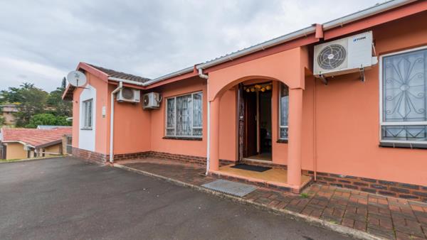 6 Bedroom House