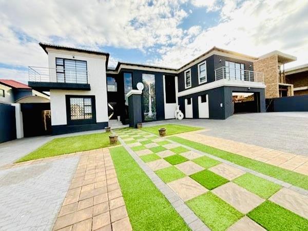 5 Bedroom House