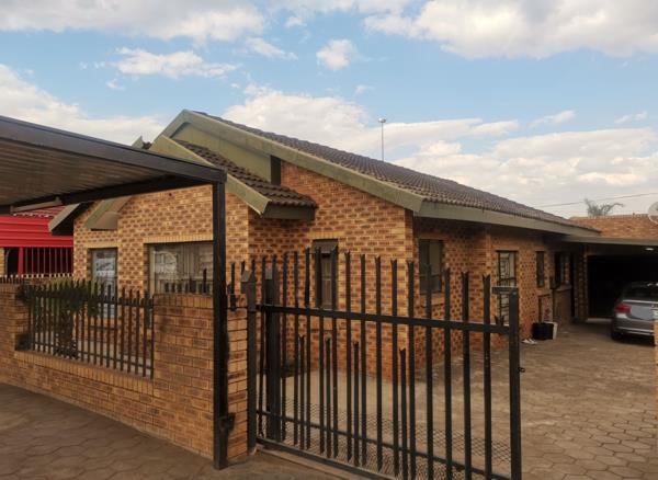 5 Bedroom House