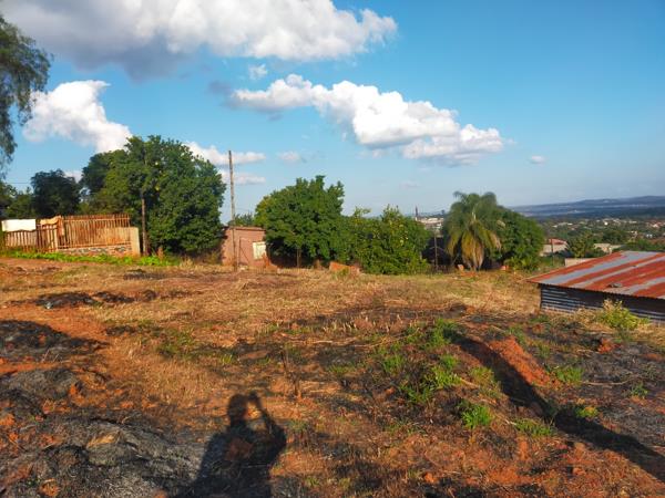 700 m² Land