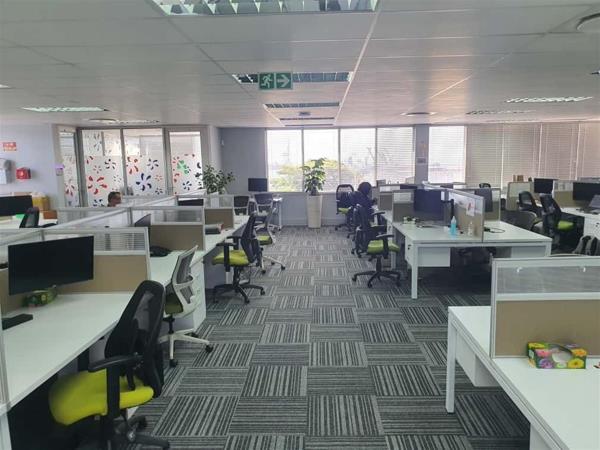390 m² Office Space