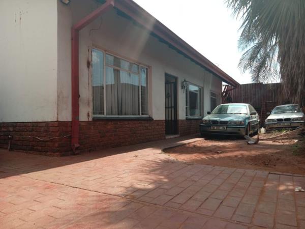 11 Bedroom House