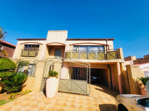 7 Bedroom House