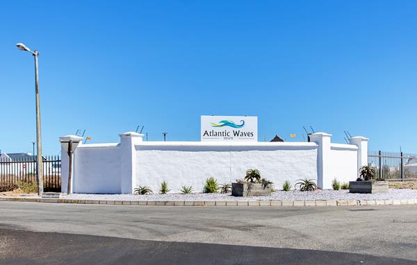 766 m² Land