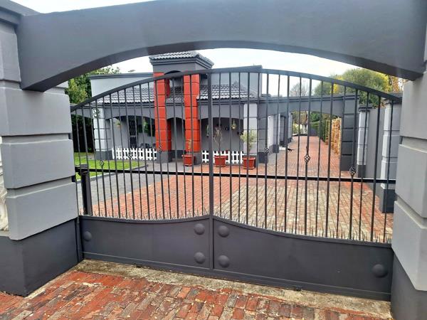 5 Bedroom House