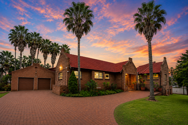 6 Bedroom House