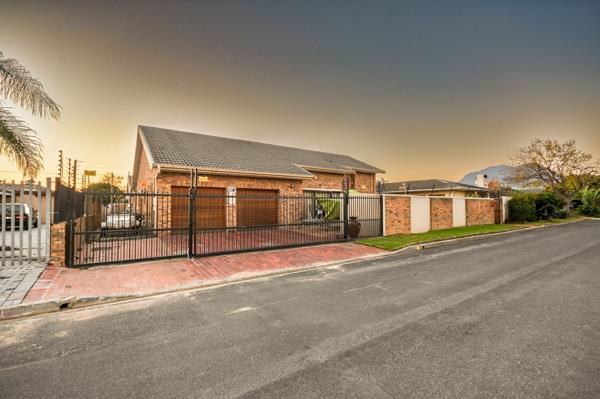 5 Bedroom House