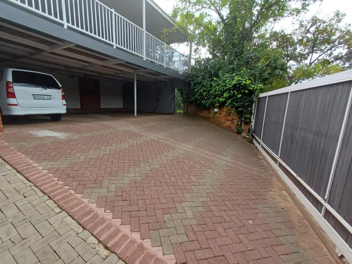 House in Bloemfontein, Mangaung Ward 20 - View 2