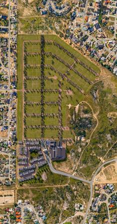303 m² Land