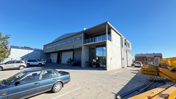 1 590 m² Industrial space