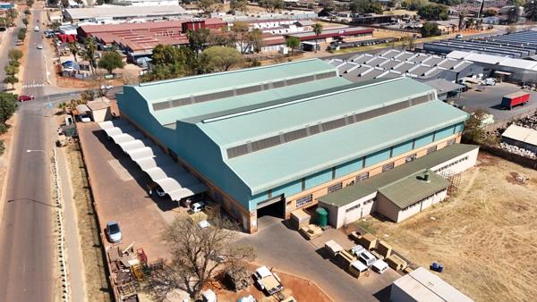 4 233 m² Industrial space
