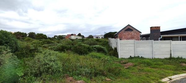 647 m² Land