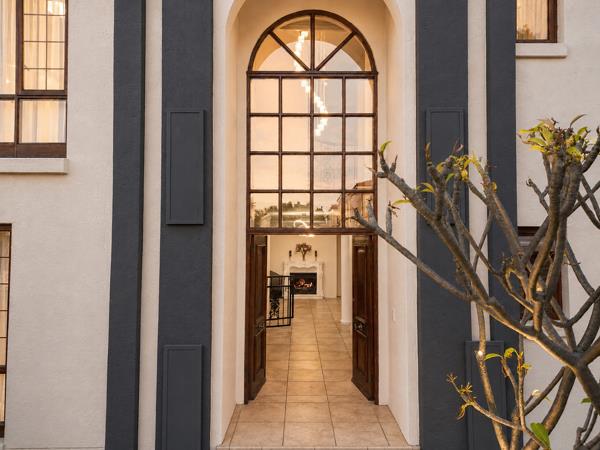 5 Bedroom House