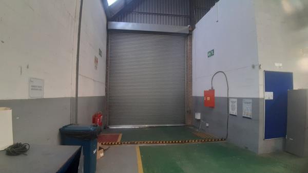 1 040 m² Commercial space