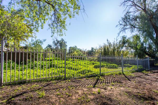 869 m² Land