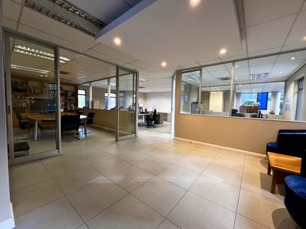 154 m² Commercial space
