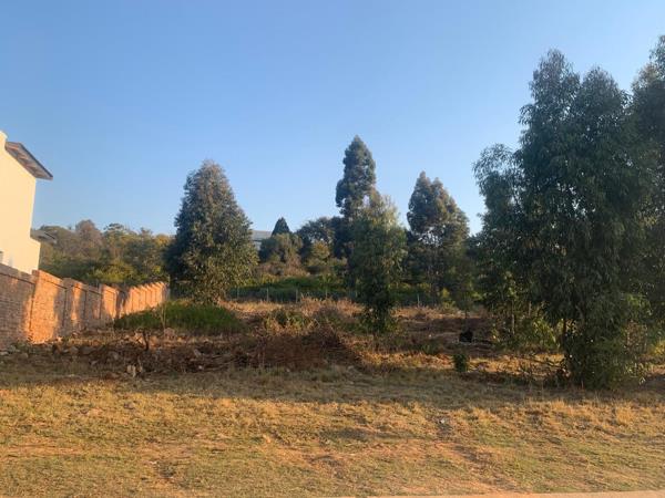 1 369 m² Land