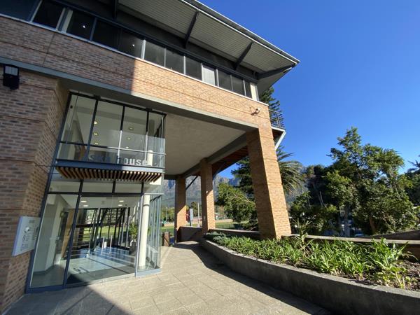 243 m² Commercial space