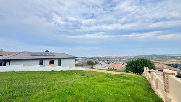 595 m² Land