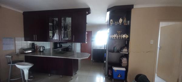 6 Bedroom House
