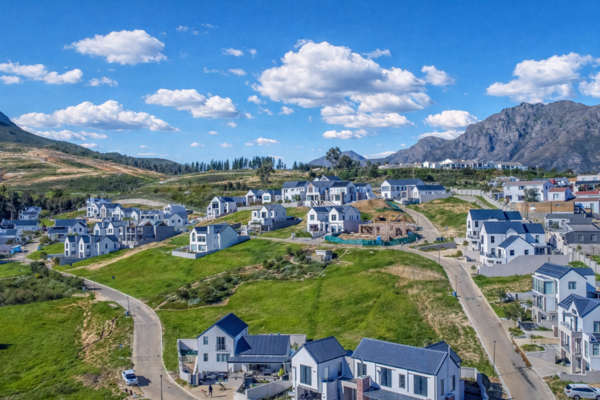 483 m² Land