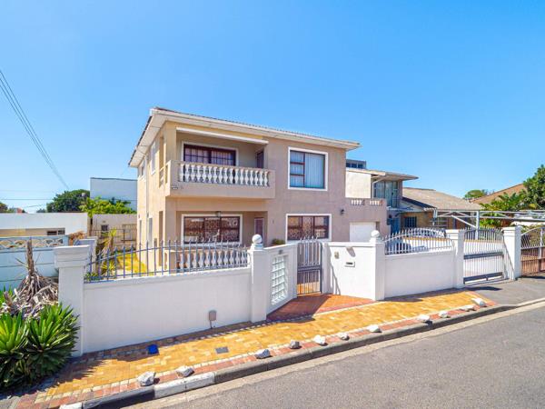 6 Bedroom House