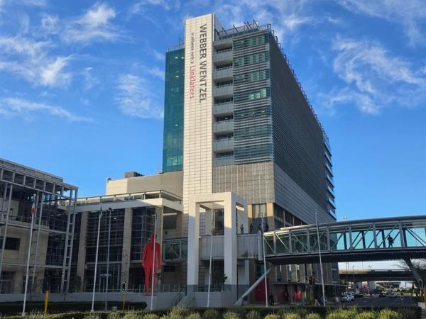 561 m² Office Space