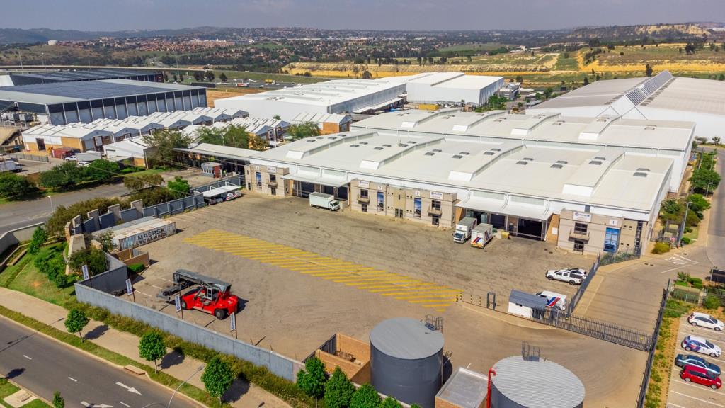 4 989 m² Industrial space