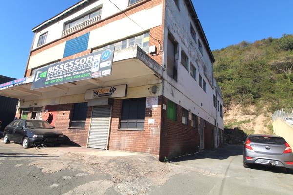 140 m² Commercial space