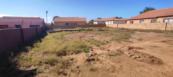 1 000 m² Land