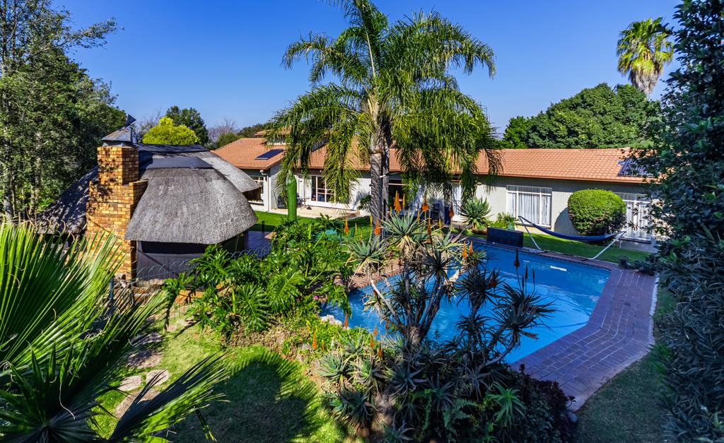 6 Bedroom House