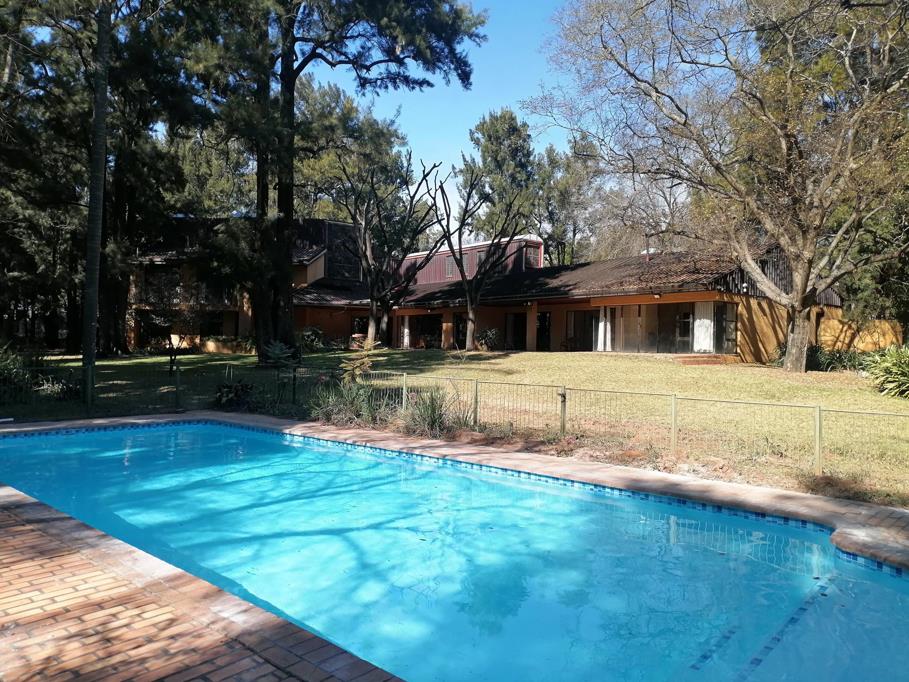 10 Bedroom House
