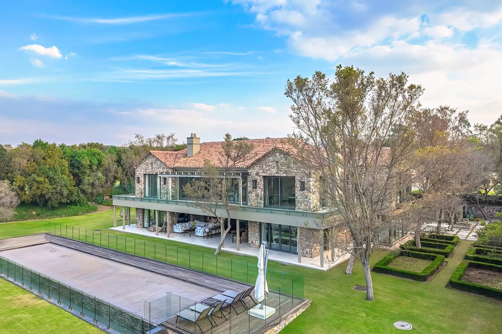 6 Bedroom House