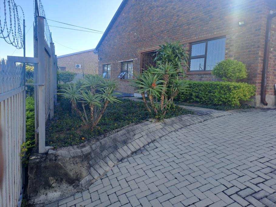 15 Bedroom House