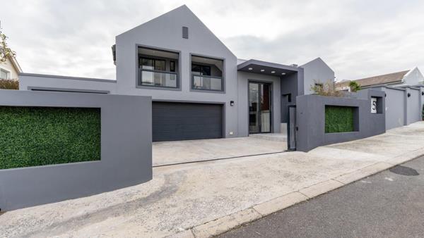6 Bedroom House