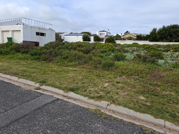 925 m² Land