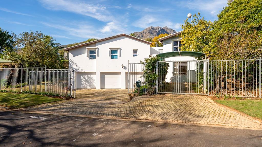 5 Bedroom House