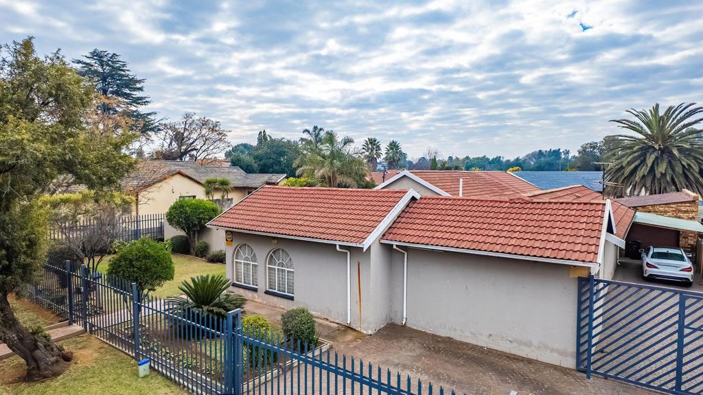 5 Bedroom House