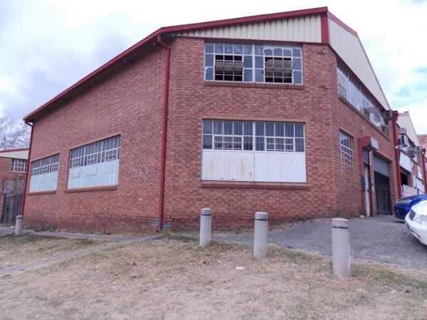 300 m² Commercial space