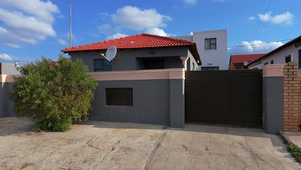 2 Bedroom House