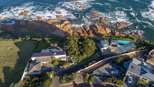 1 016 m² Land
