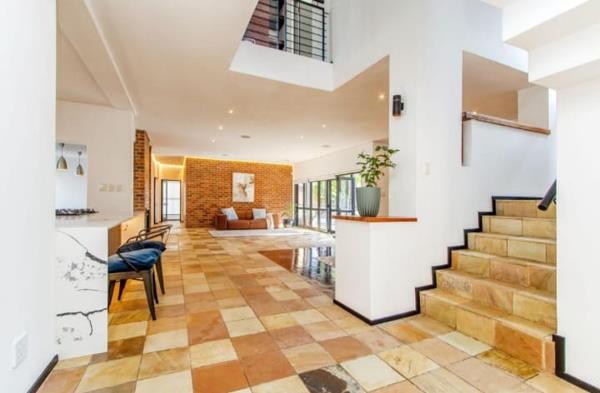 6 Bedroom House