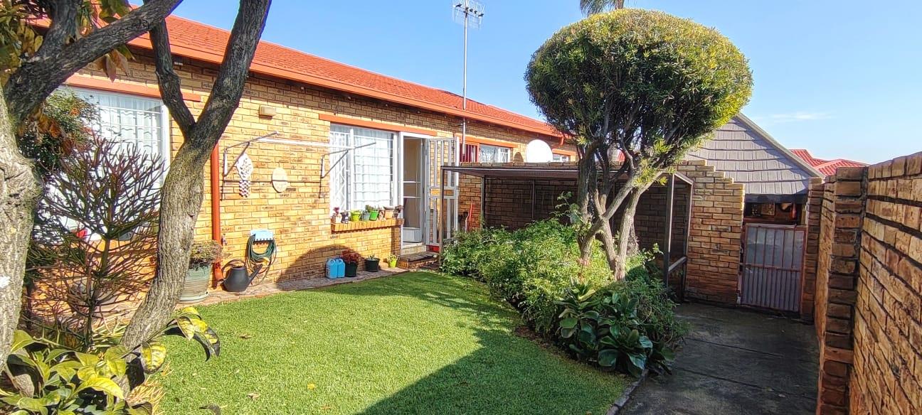 2 Bedroom Townhouse in Wilro Park