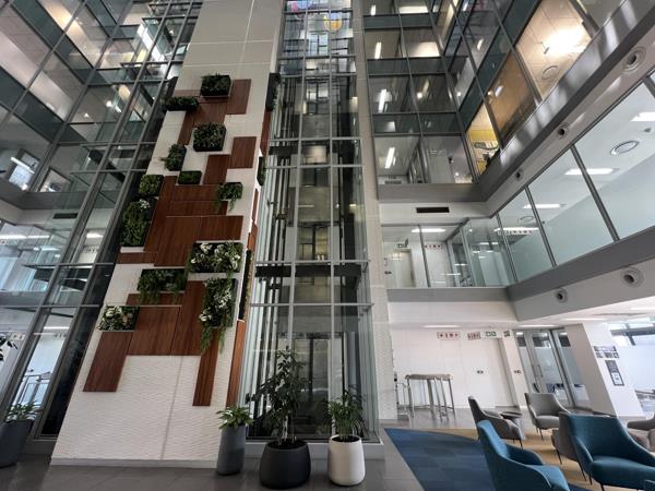 476 m² Commercial space