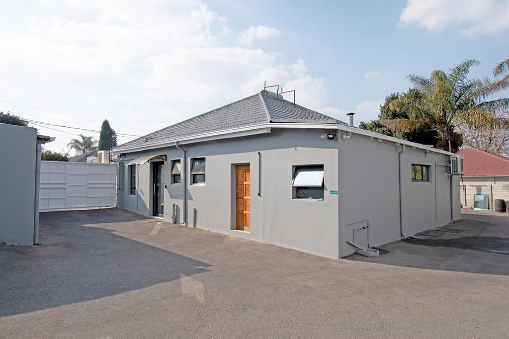 230 m² Commercial space