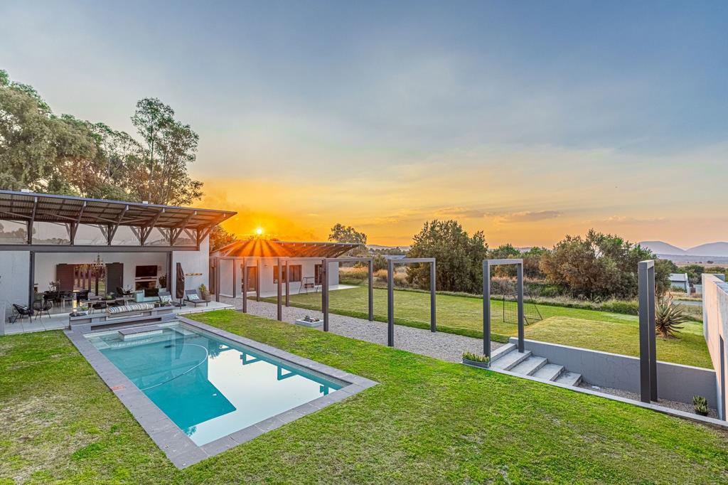 5 Bedroom House