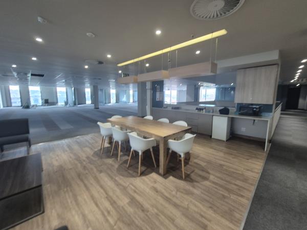 644 m² Commercial space