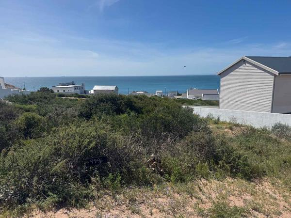 405 m² Land