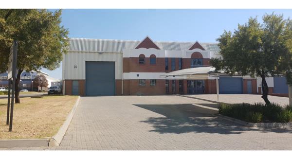 772 m² Industrial space