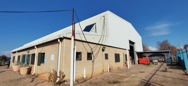 933 m² Industrial space
